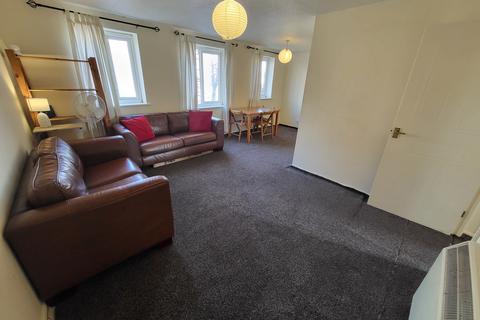 3 bedroom apartment for sale, Stretford Road, Hulme, Manchester. M15 4AY