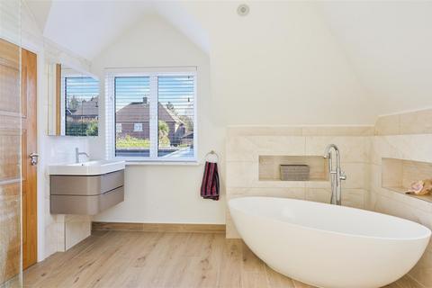 44 Ruden Way, Epsom, KT17 3LN