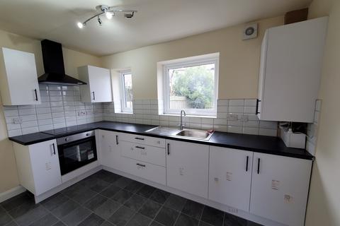 2 bedroom semi-detached house to rent, Tyne Gardens, Ryton NE40