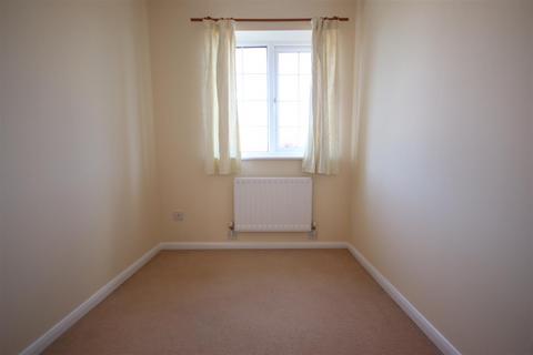 2 bedroom house to rent, Mandrill Close, Cambridge CB1