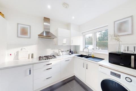 6 Oswald Close, Hornchurch, RM12 5DF