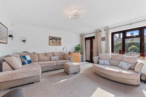 undefined, Pipers Close, Kettering NN15