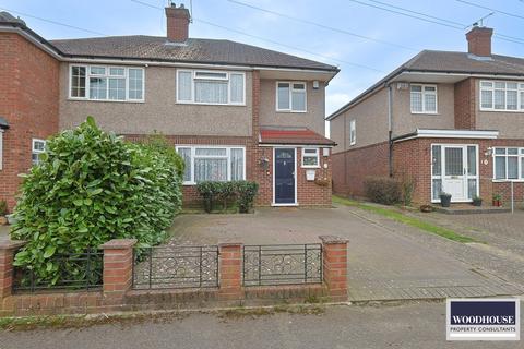 3 bedroom semi-detached house for sale, Penton Drive, Cheshunt EN8