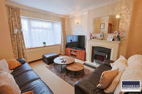 3 bedroom semi-detached house for sale, Penton Drive, Cheshunt EN8