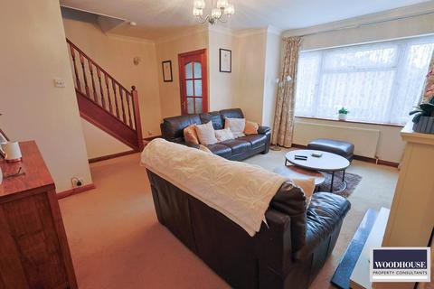 3 bedroom semi-detached house for sale, Penton Drive, Cheshunt EN8