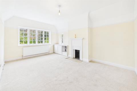 3 bedroom flat for sale, Rookfield Close, London, N10