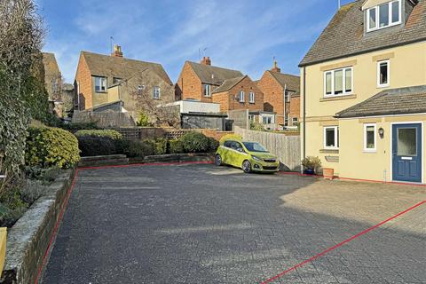 3 bedroom end of terrace house for sale, Bowman Mews, Stamford