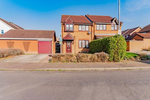 3 bedroom semi-detached house for sale, Ireton Close, Norwich