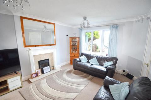 7 Pine Close, Helston, TR13 8QG