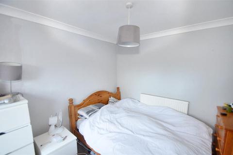 7 Pine Close, Helston, TR13 8QG