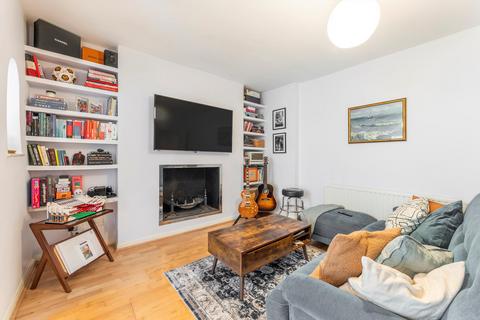 1 bedroom flat for sale, Southgate Road, London, N1