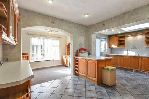 4 bedroom detached house for sale, Wrotham Road, Meopham, Gravesend, Kent, DA13