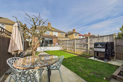 3 bedroom semi-detached house for sale, Winchester Way, Croxley Green, Rickmansworth, WD3 3QF