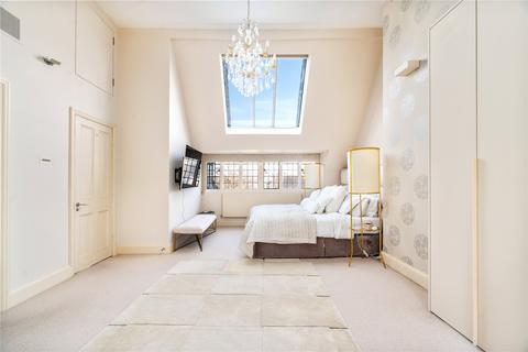 9 Heath Close, London, NW11 7DS
