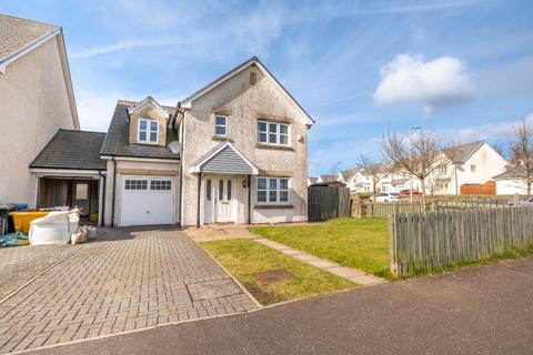 3 bedroom semi-detached house to rent, Strathyre Walk, Dundee DD5