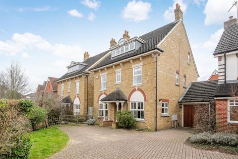 5 bedroom detached house to rent, Hayward Road, Thames Ditton, Surrey, KT7