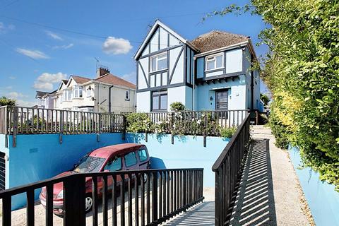 Exeter Road, Dawlish EX7