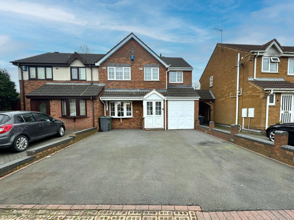 Honeybourne Way, Willenhall 5 bed semi-detached house for sale - £300,000