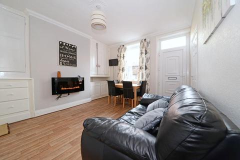 3 bedroom terraced house for sale, South View, Cross Hills,