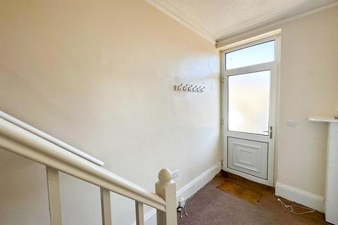 3 bedroom terraced house for sale, South View, Cross Hills,