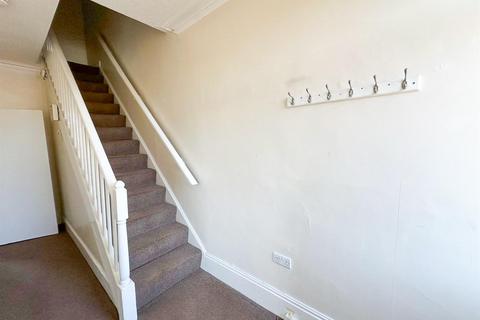 3 bedroom terraced house for sale, South View, Cross Hills,
