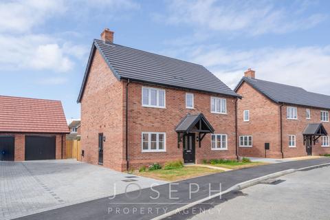 4 bedroom detached house for sale, Anson Drive, Shotley Gate, IP9