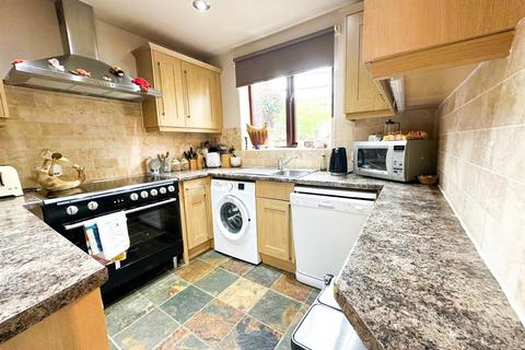 2 bedroom end of terrace house for sale, Wood Street, Steeton,