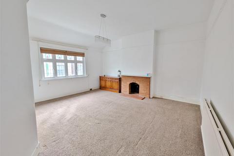 2 bedroom flat to rent, Pall Mall, Leigh On Sea, Essex