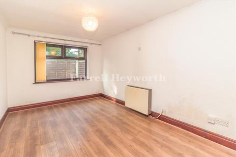 2 bedroom flat for sale, Raikes Road, Preston PR3