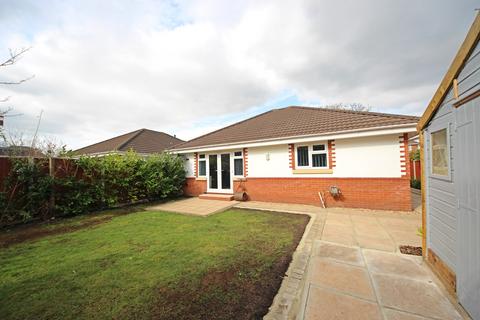 3 bedroom bungalow to rent, Grove Road East, Christchurch,