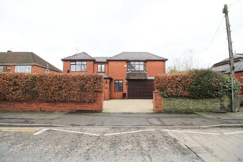 4 bedroom detached house for sale, Darnton Road, Ashton-Under-Lyne OL6