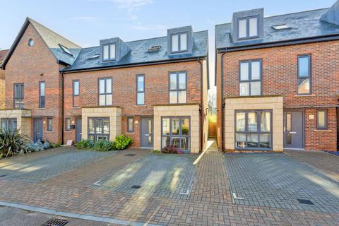 undefined, Frances Drive, Dunstable LU6