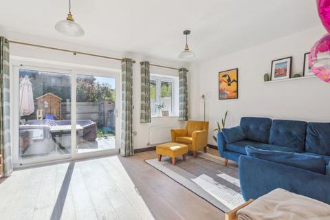 undefined, Frances Drive, Dunstable LU6