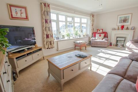 4 bedroom detached house for sale, Deans Close, Haverhill CB9