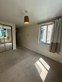 2 bedroom flat to rent, Worton Road, Isleworth