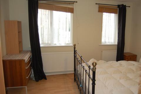 1 bedroom flat to rent, Cornmow Drive, London NW10