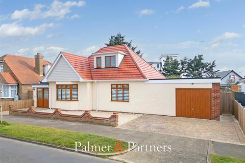 4 bedroom detached house for sale, Cliff Road, Holland-on-Sea, Clacton-on-Sea, Essex, CO15