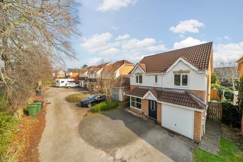 4 bedroom detached house for sale, Ellwood Close, Meanwood, Leeds, LS7