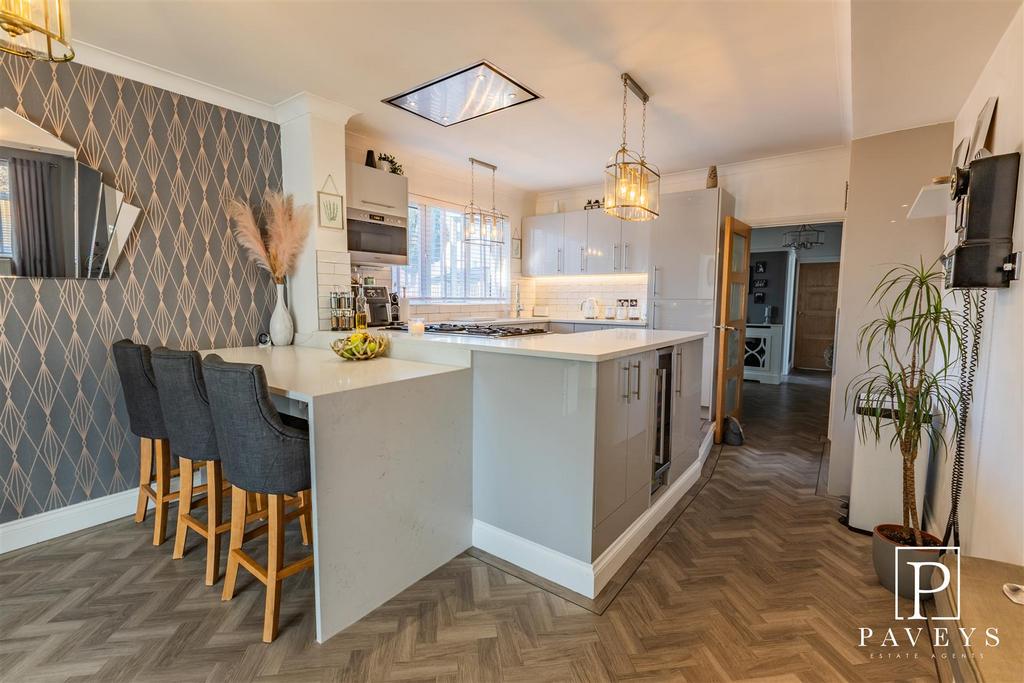 Kitchen breakfast room