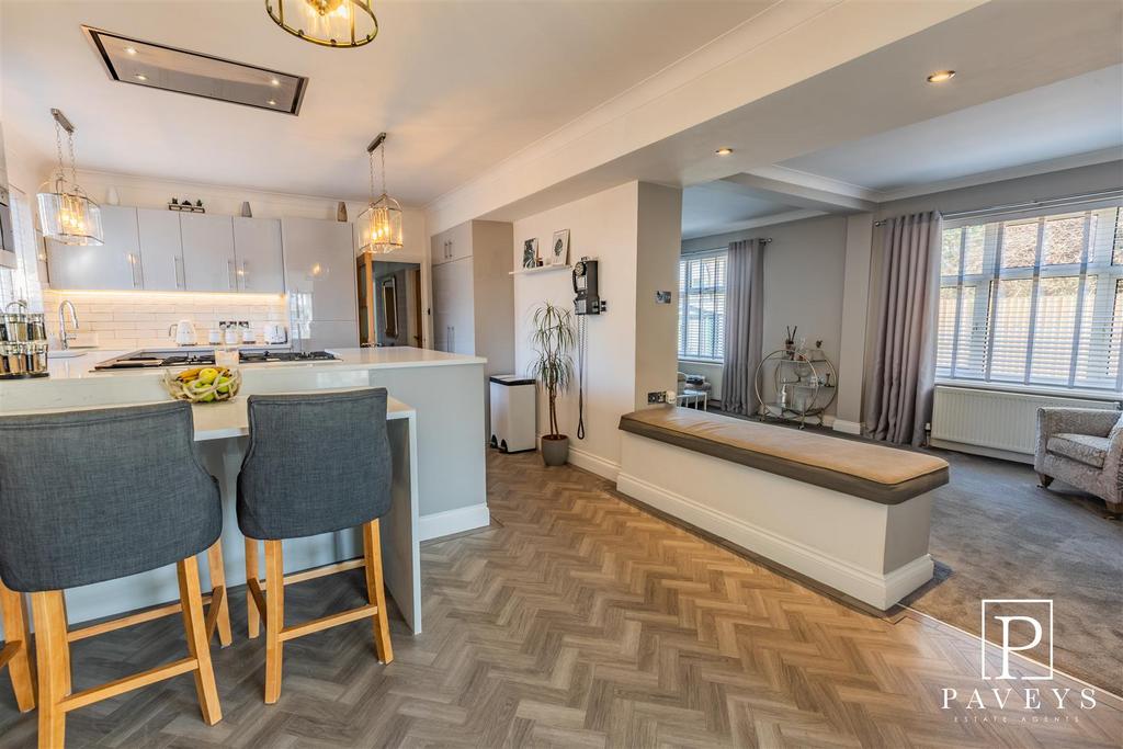 Kitchen breakfast room