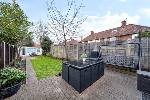 3 bedroom terraced house for sale, Crowland Walk, Morden SM4