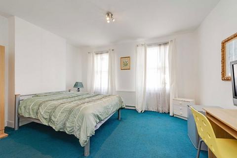 2 bedroom flat for sale, Kinnoul Road, London W6