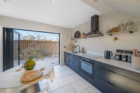 65 Cross Road, Croydon, CR0 6TF