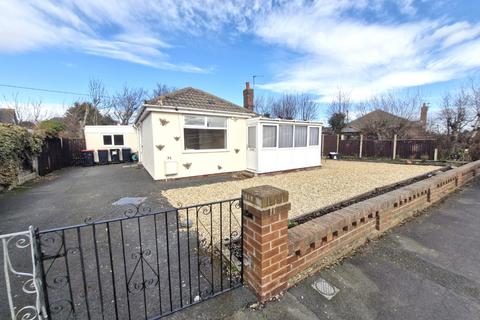 3 bedroom bungalow to rent, Quail Holme Road, Poulton-Le-Fylde, FY6