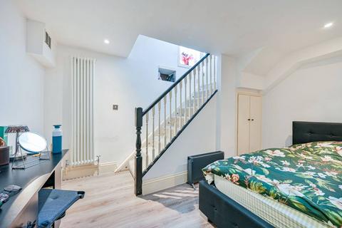 2 bedroom flat for sale, Leopold, Ealing Common, London, W5