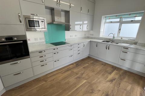 1, Penlee Flats, 2 Tower Park, Fowey, PL23 1JB