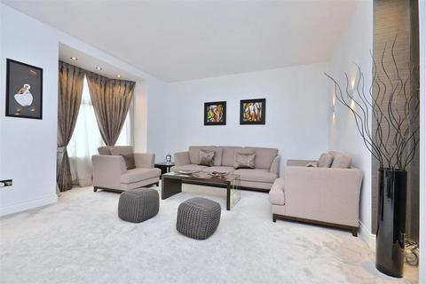 3 bedroom flat to rent, Abbey Road, St John's Wood, London, NW8