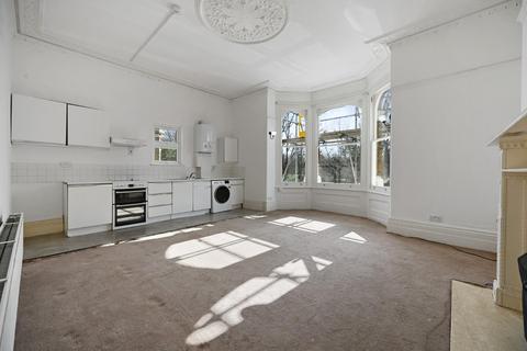 3 bedroom flat for sale, Mattock Lane, Ealing