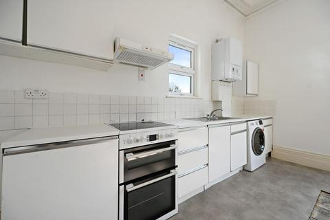 3 bedroom flat for sale, Mattock Lane, Ealing