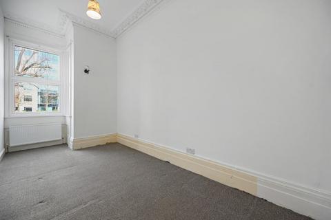 3 bedroom flat for sale, Mattock Lane, Ealing